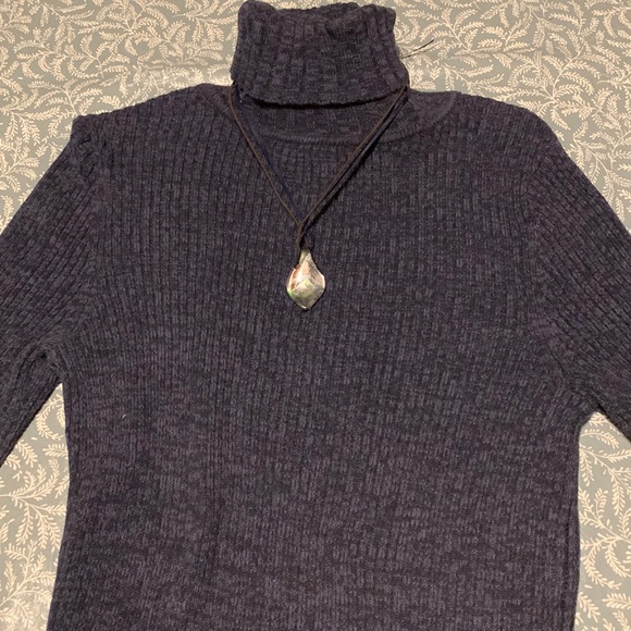 Sonoma Life Styles Navy Blue Turtleneck size small with indented grooves. - Picture 2 of 8